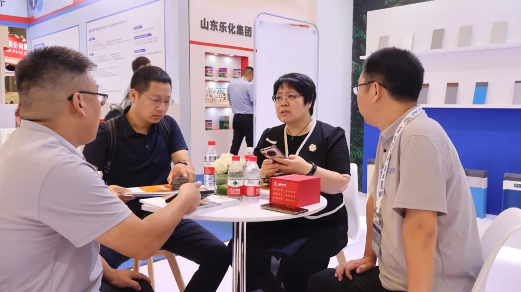 SINGAL PAINT exhibition booth discussion