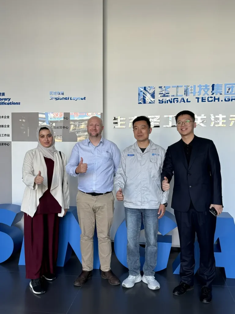 Technical meeting with visitors and SINGAL PAINT representatives